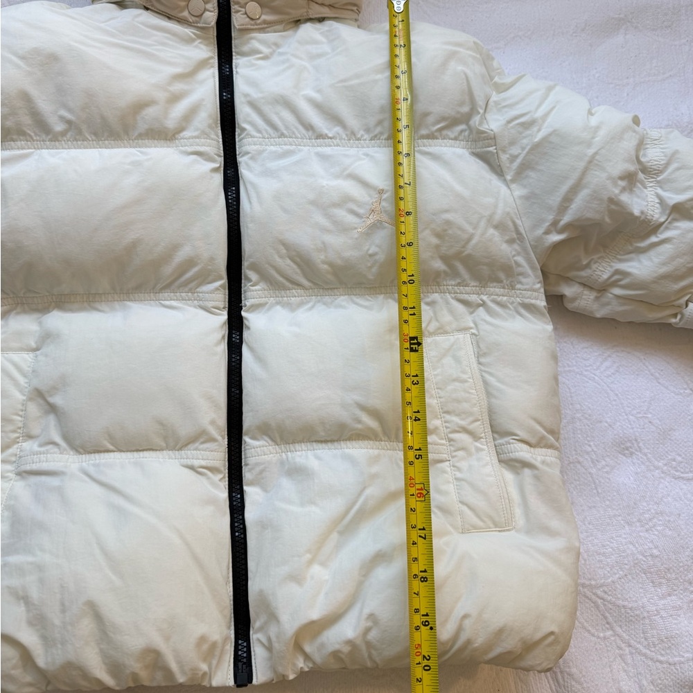 Nike Jordan White Puffer  Jscket with Tan Hood ,Unisex NWOT size XL YOUTH - Picture 5 of 16